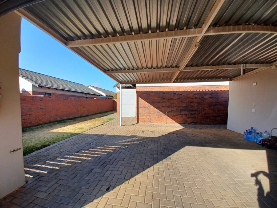 To Let 2 Bedroom Property for Rent in Langenhovenpark Free State